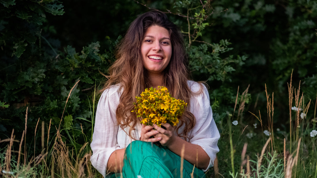 InaEssentials-erba-di-San-Giovanni