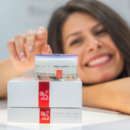ACCESSO SPECIALE Acquista 2 Sieri Anti-Età per il Viso e ricevi 1 Crema Idratante Attiva in Omaggio