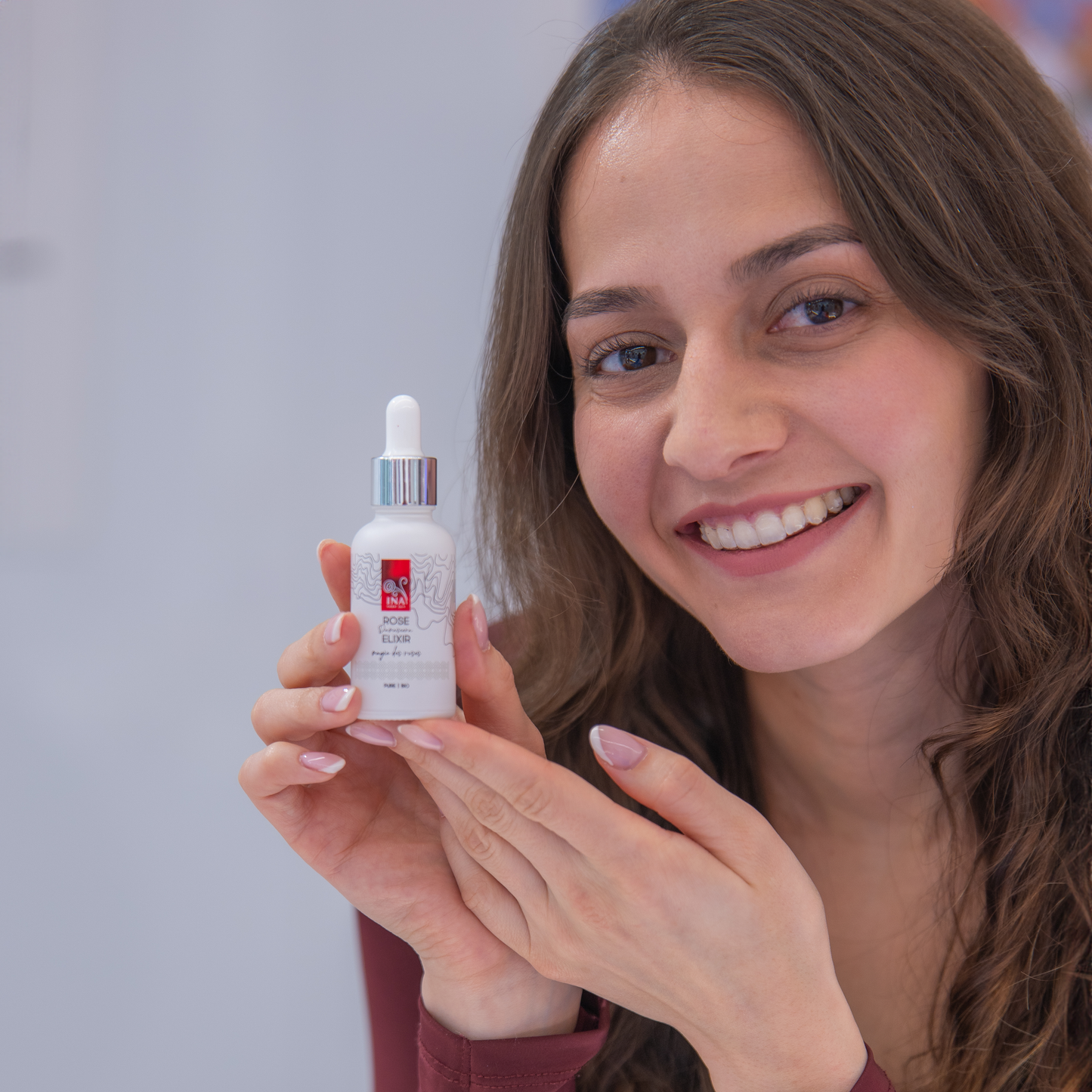 Acquista 1 Crema Viso Idratante e 1 Siero Anti-Age, Ricevi 1 Crema Contorno Occhi in Omaggio